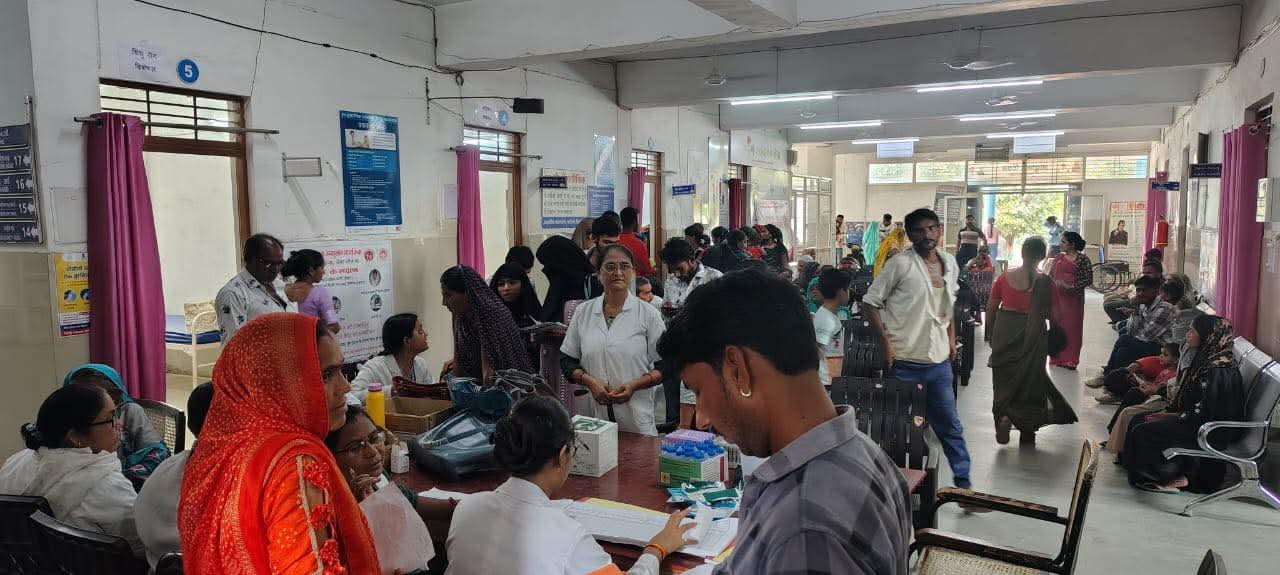 खातेगांव में सेवा पखवाड़ा अभियान के तहत स्वास्थ्य शिविर का विधायक ने किया अवलोकन