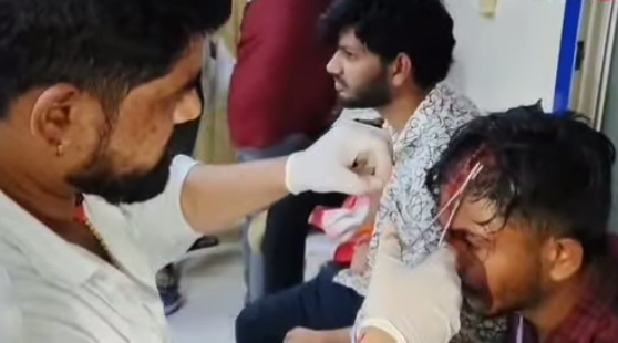 देवास में चल समारोह में बवाल – लाठी-तलवारें चलीं, 5 घायल