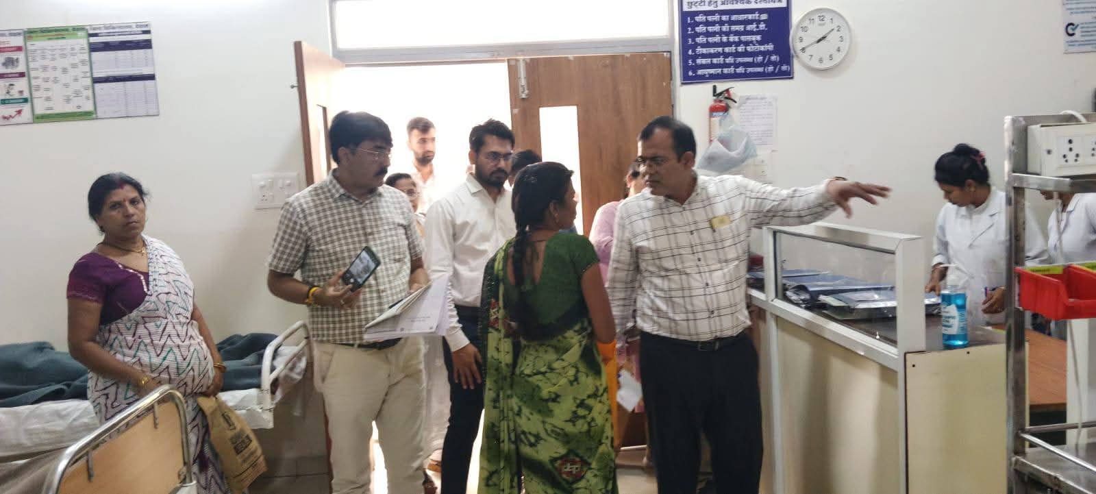 वरिष्ठ संयुक्त संचालक डॉ. राकेश बोहरे ने किया देवास के स्वास्थ्य केंद्रों का निरीक्षण
