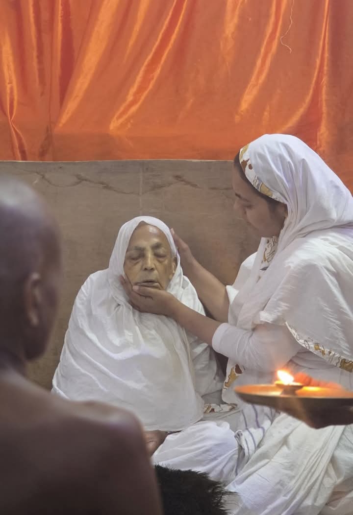 आर्यिका 105 विश्वाड माताजी का मरण