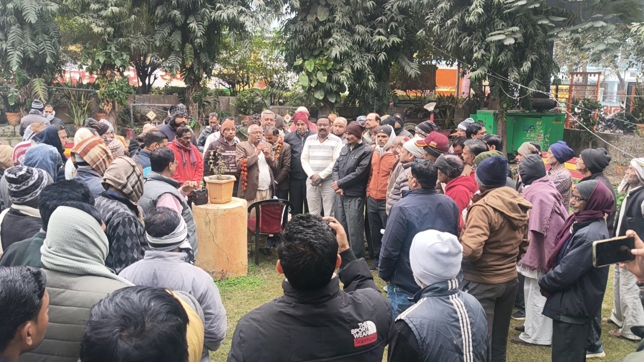 बरुआसागर: बेतहाशा गृह कर वृद्धि के खिलाफ फूटा आक्रोश, व्यापारियों और समाजसेवी संगठनों ने घेरा नगर पालिका कार्यालय