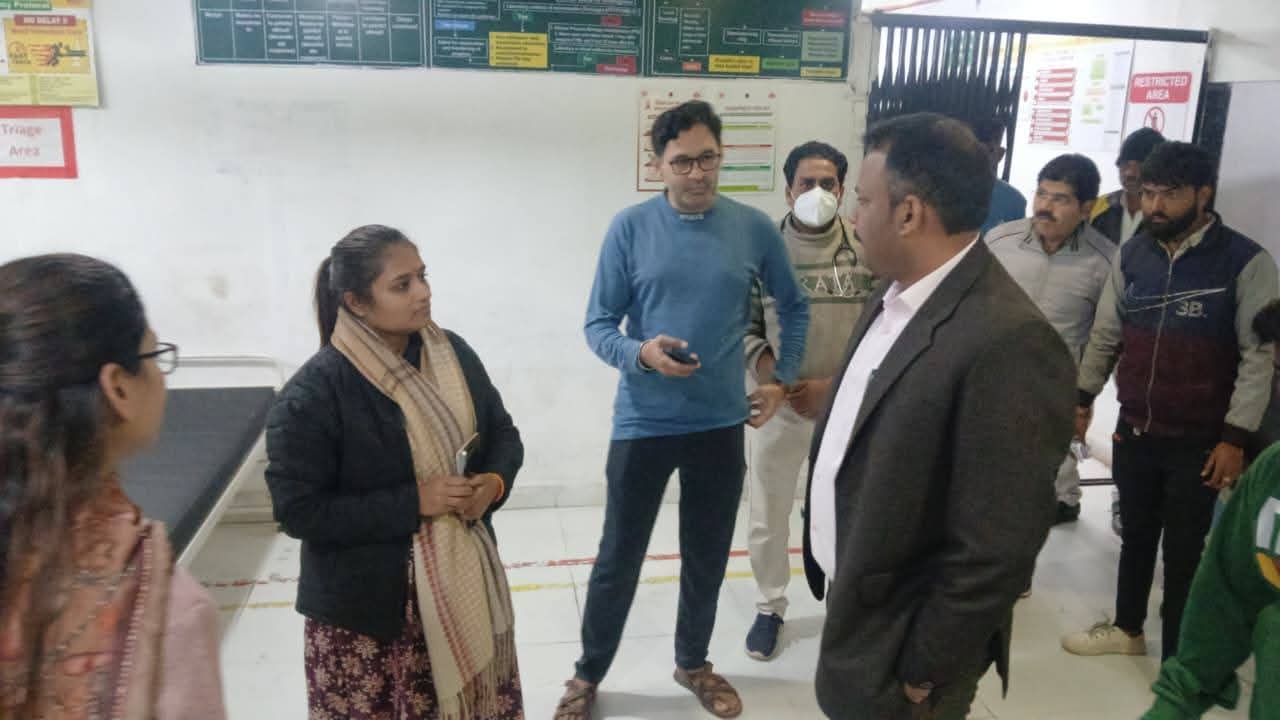 कलेक्टर ऋतुराज सिंह ने जिला अस्पताल का औचक निरीक्षण किया, अव्यवस्थाओं पर जताई नाराज़गी
