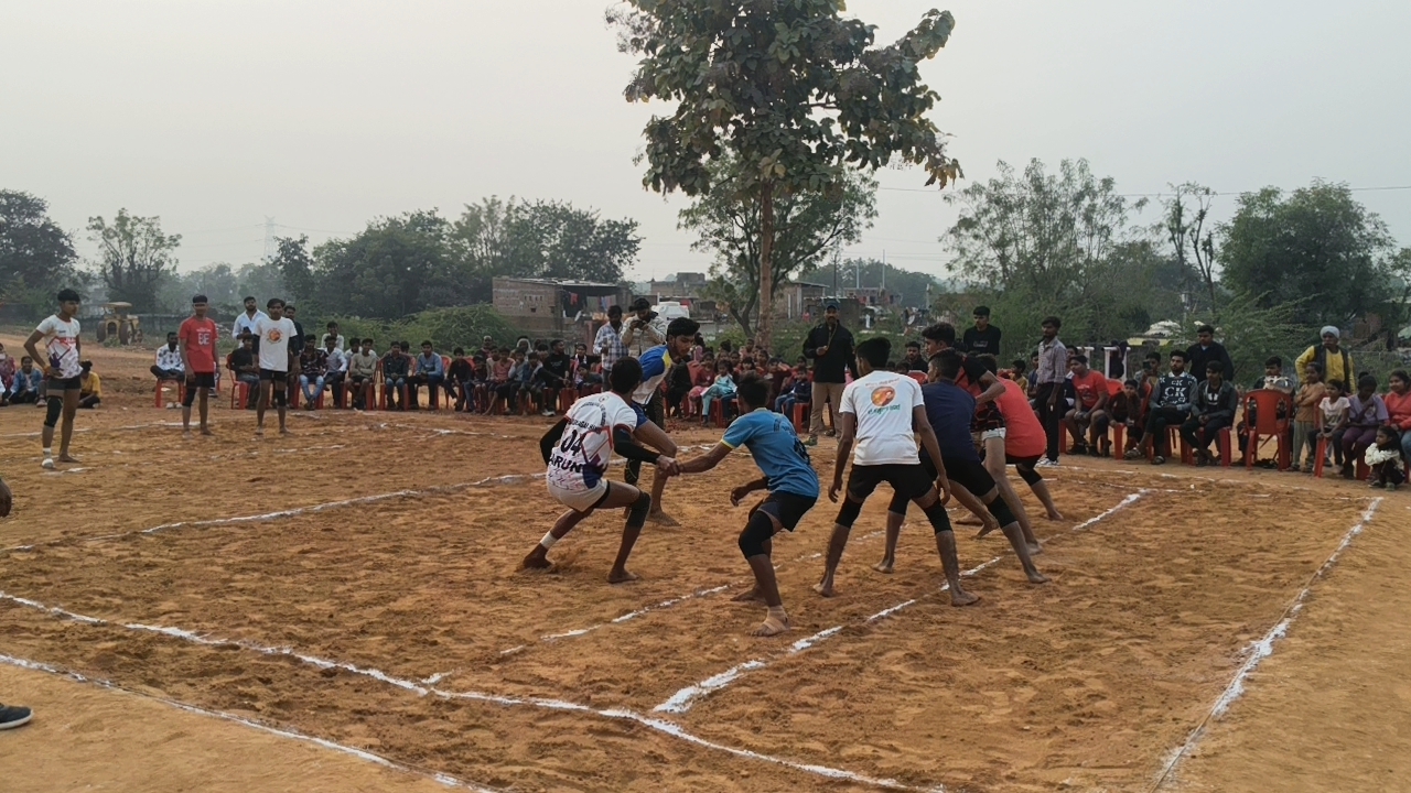 बरुआसागर :  नगर पालिका स्टेडियम में खिलाड़ियों ने दिखाया दमखम; पायल, साक्षी और विनय ने मारी बाजी