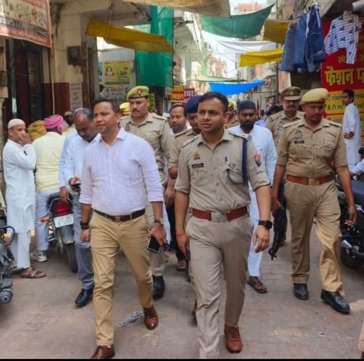  भदोही  मे रामनवमी, नवरात्रि और ईद पर प्रशासन सतर्क, डीएम -एसपी ने किया मार्च 