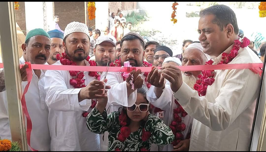 बदायूं:सहसवान में ए.एस. इंटरप्राइजेज इलेक्ट्रॉनिक शोरूम का भव्य उद्घाटन किया।
