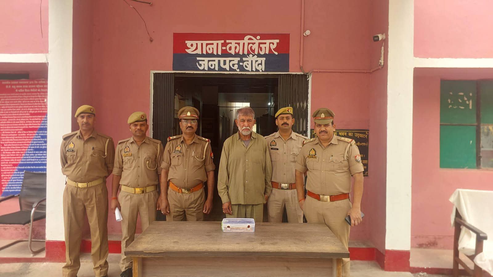 बाँदा चोरी लूट टप्पेबाजी और नकबजनी की घटनाओं को करने वाले अंतरराज्जीय गिरोह के एक सदस्य को पुलिस ने किया गिरफ्तार, 