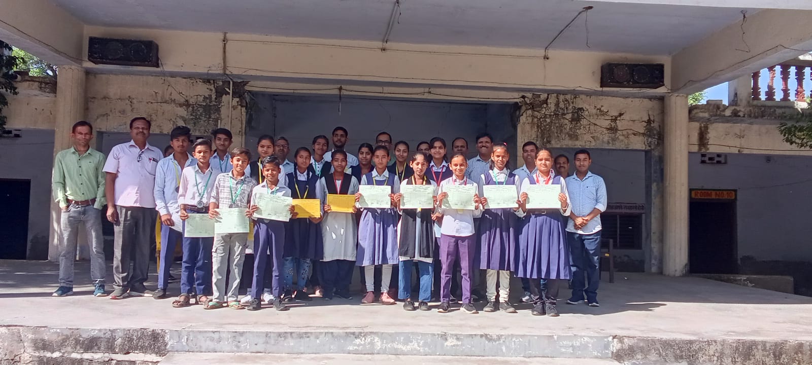 जनता इंटर कॉलेज कैल्ठा में वार्षिक परीक्षा परिणाम घोषित, हिमांशु गौतम बने कक्षा 11 के टॉपर