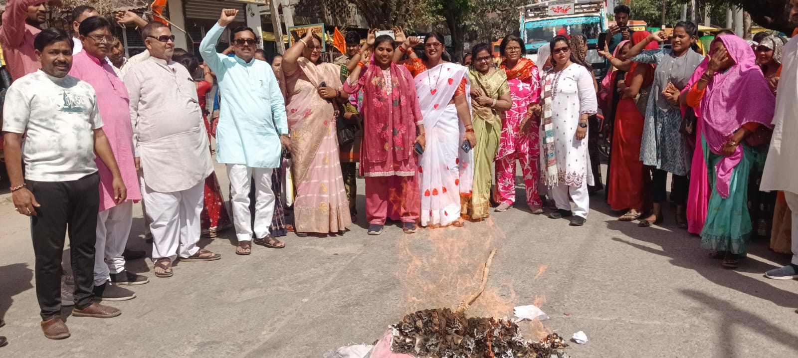 अलीगंज ब्लॉक में नारी शक्ति का उबाल, 33% आरक्षण की मांग पर फूटा गुस्सा