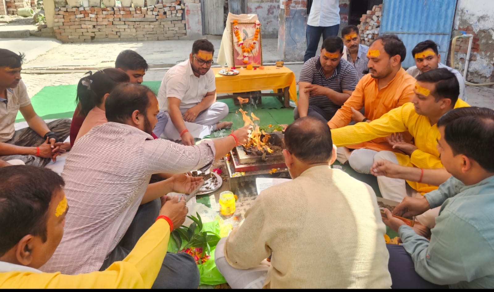 परशुराम जयंती 2026: अलीगंज में भव्य हवन-पूजन, सैकड़ों श्रद्धालु शामिल