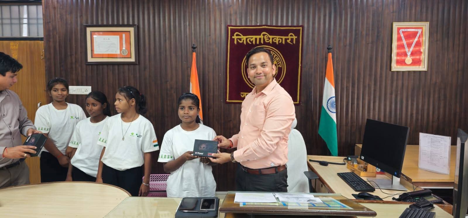 बेसिक शिक्षा की बेटियों ने रचा इतिहास, अब राज्य शतरंज चैम्पियनशिप में दिखाएंगी दम