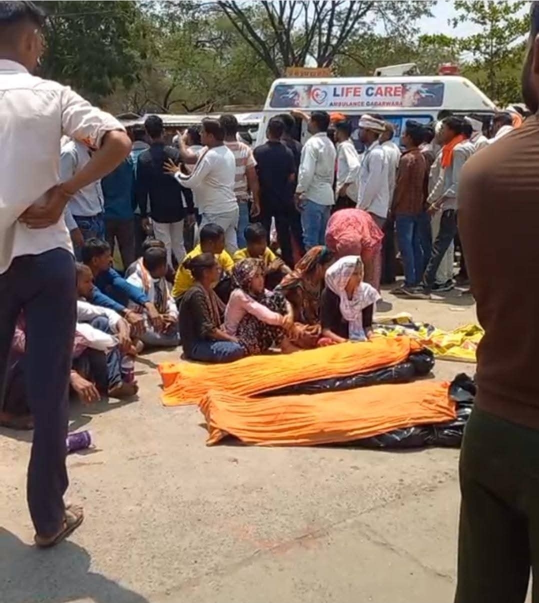 गाडरवारा में डंपर हादसों से भड़का जनआक्रोश, स्टेट हाईवे पर चक्काजाम