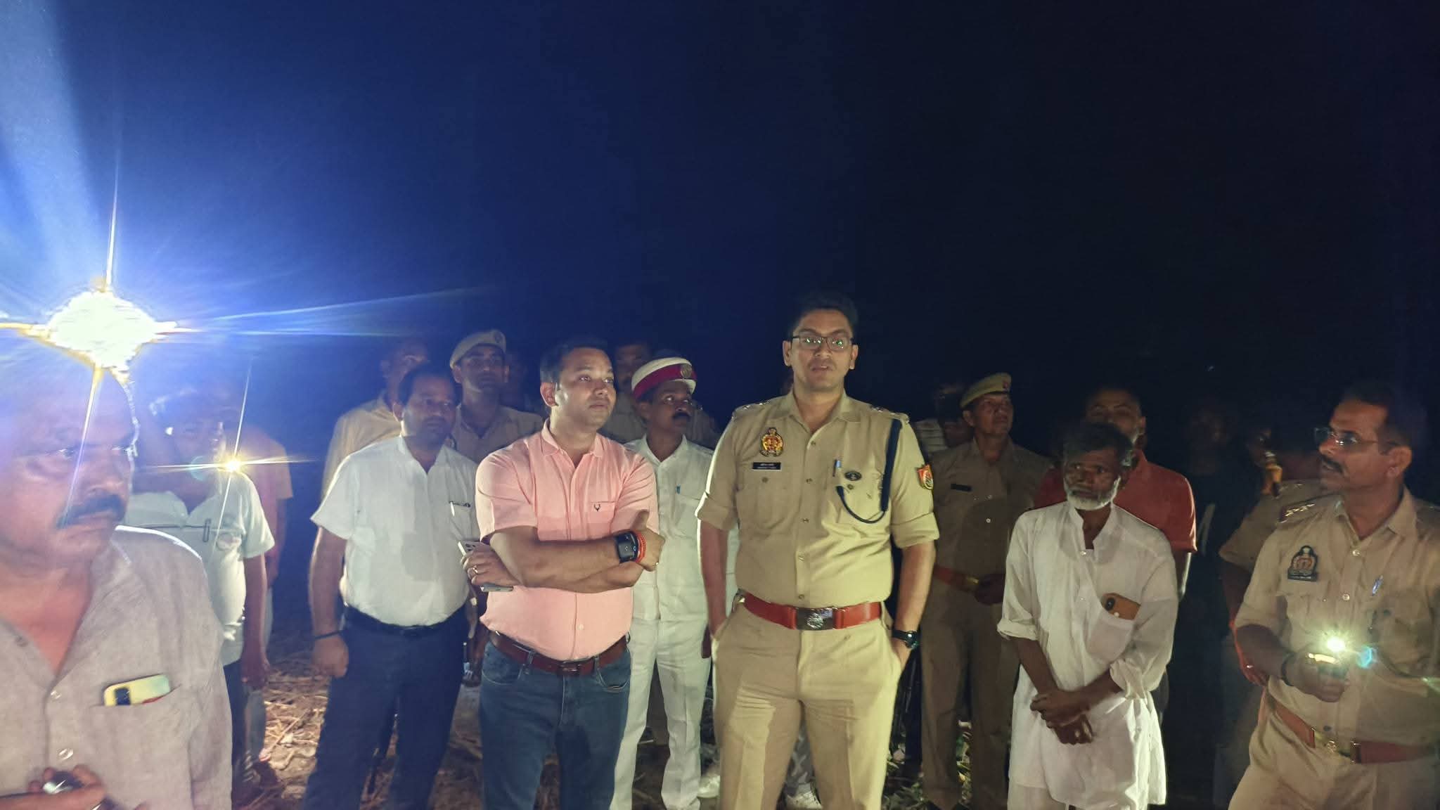 भदोही में आंधी-तूफान का कहर: 15 लोगों की मौत, प्रशासन ने किया राहत-बचाव कार्य
