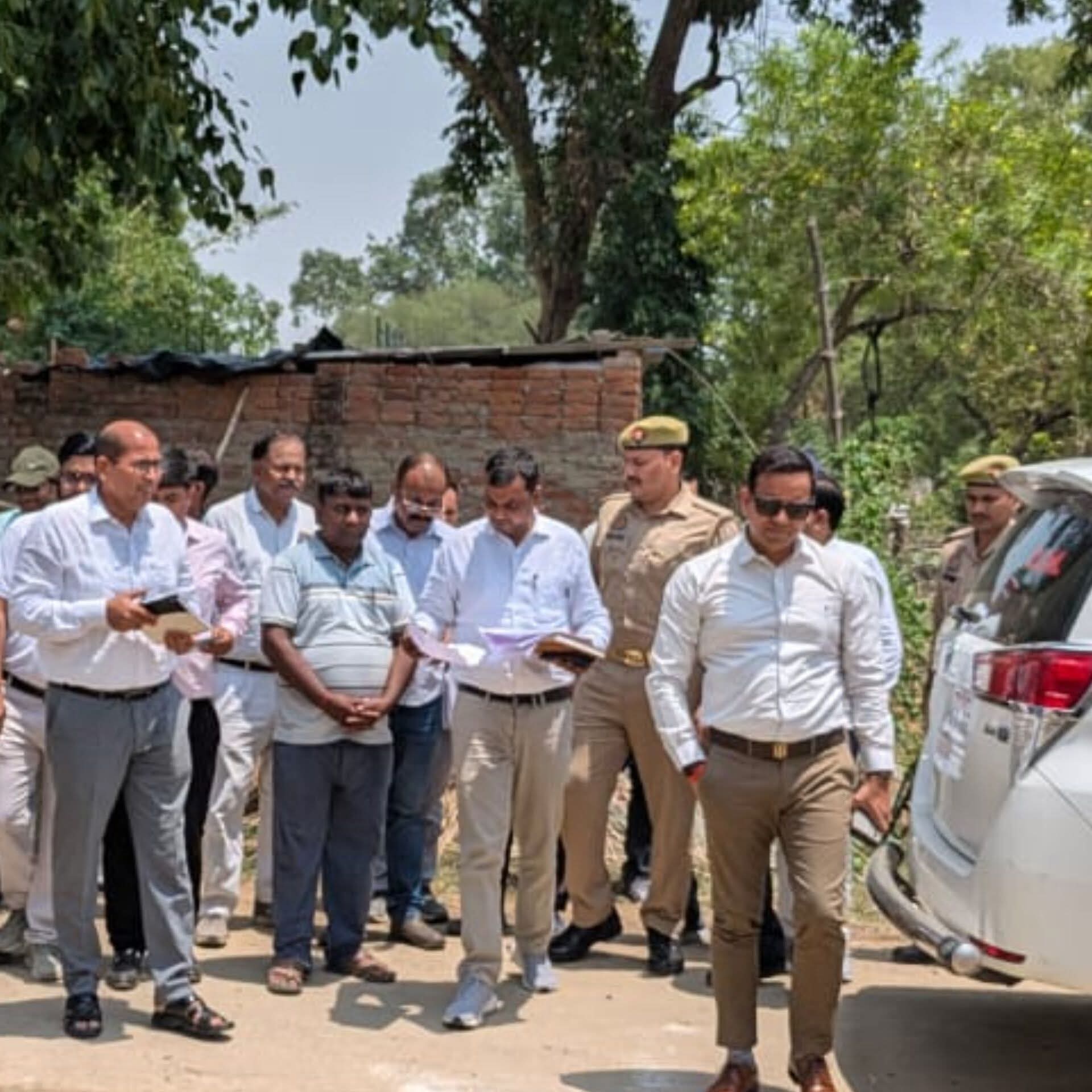 आँधी-तूफान प्रभावितों को हर संभव सहायता उपलब्ध कराना प्रशासन की प्राथमिकता — जिलाधिकारी शैलेष कुमार
