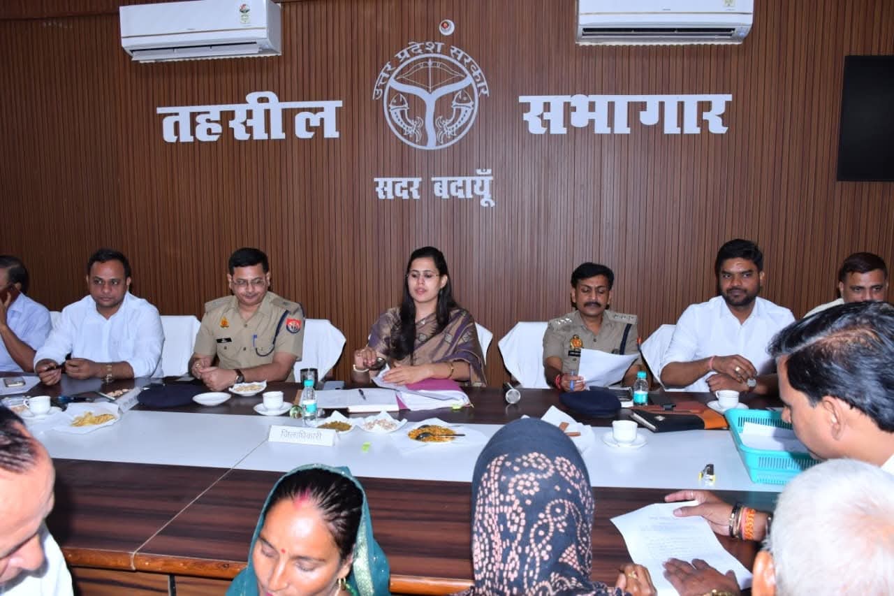 बदायूं:फरियादियों की समस्याओं को गंभीरतापूर्वक सुनें अधिकारी ।