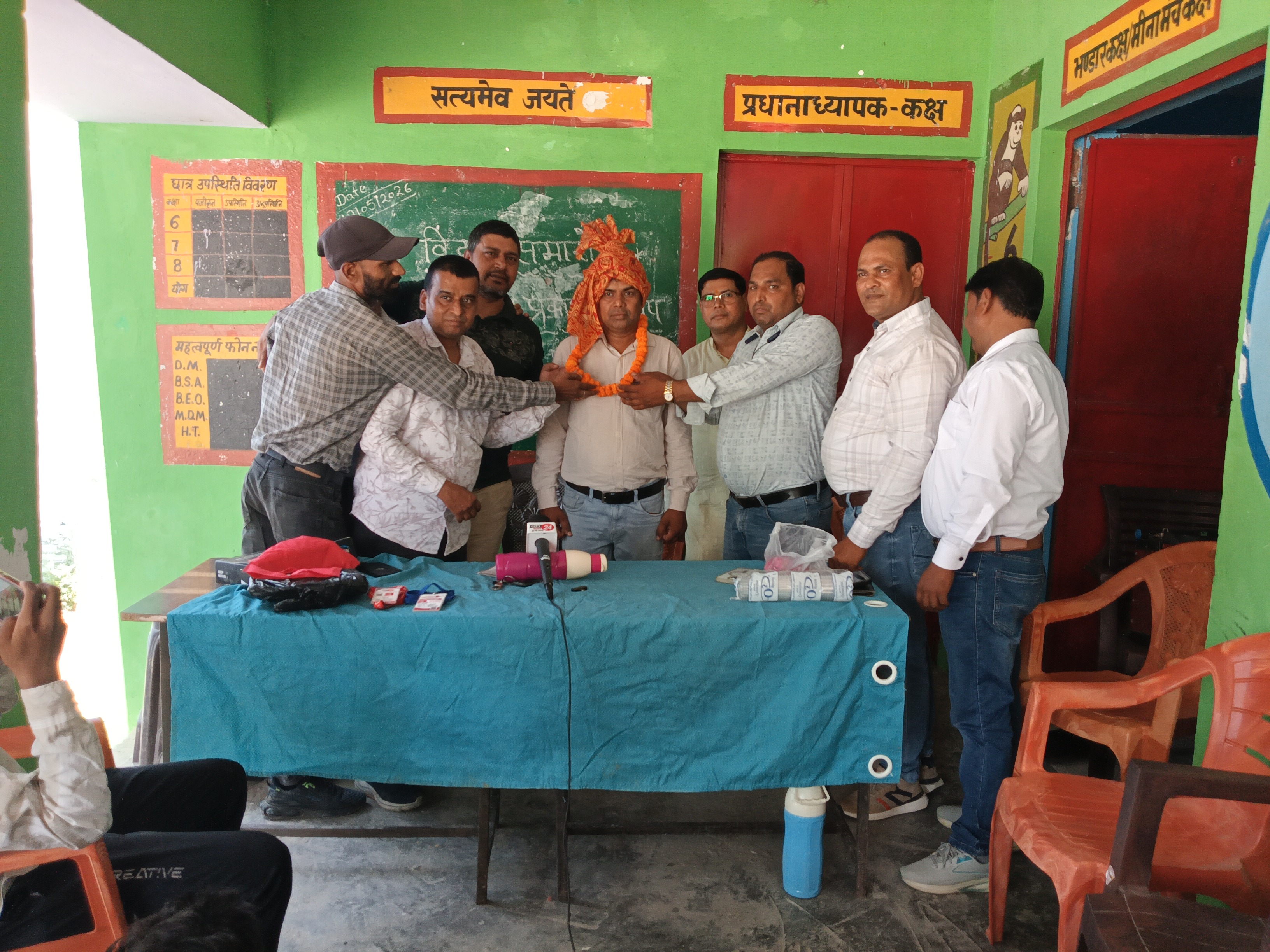 बदायूं संविलयन विद्यालय कौआ नगला में विदाई समारोह आयोजित