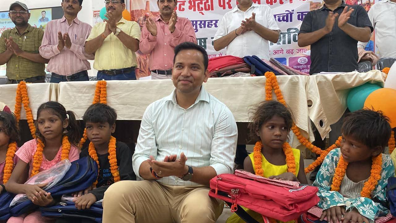ईंट भट्टों एवं मुसहर समाज के बच्चों के लिए विशेष नामांकन शिविर आयोजित
