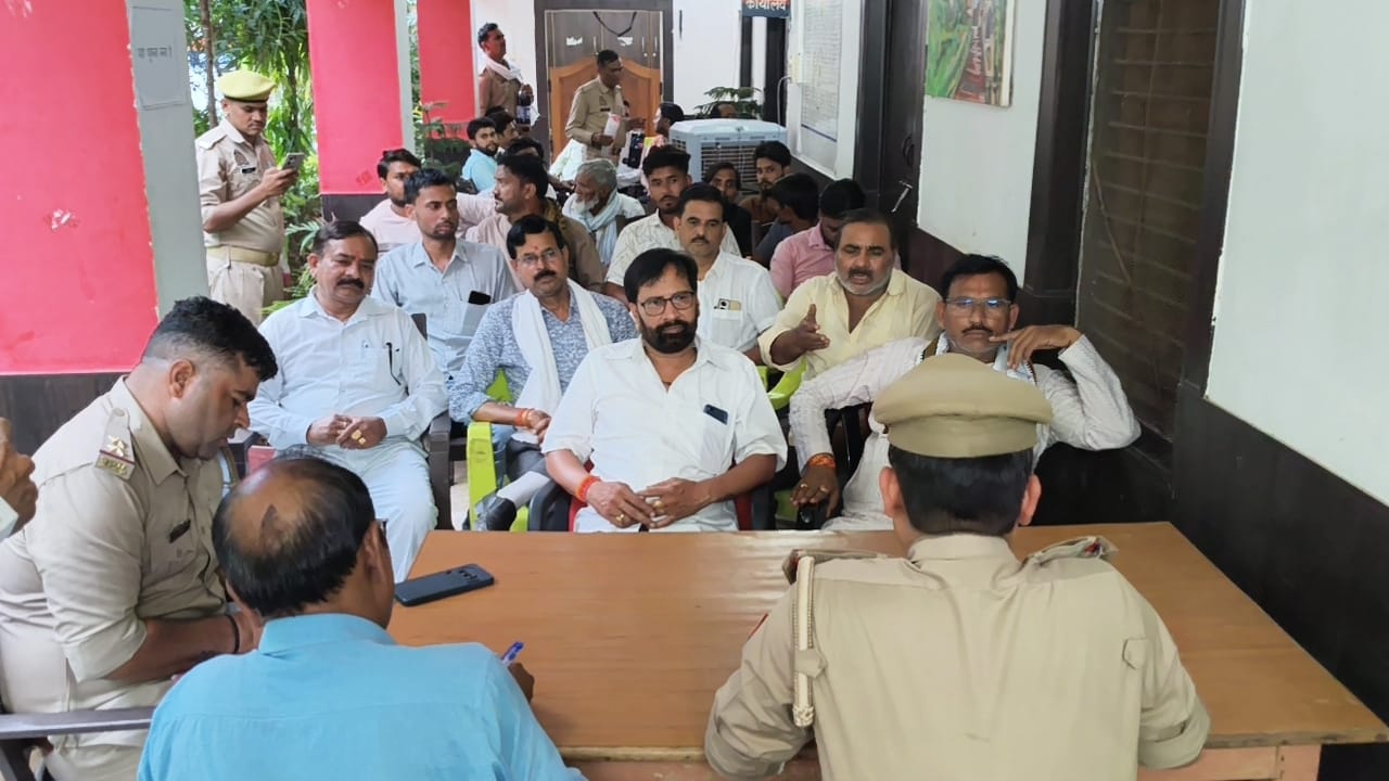 बरूआसागर थाने में बकरीद को लेकर पीस कमेटी की बैठक आयोजित