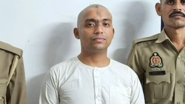IIT वाले बाबा अभिषेक मिश्रा पकड़े गए, मथुरा में युवतियों का करते थे यौन शोषण.!! 