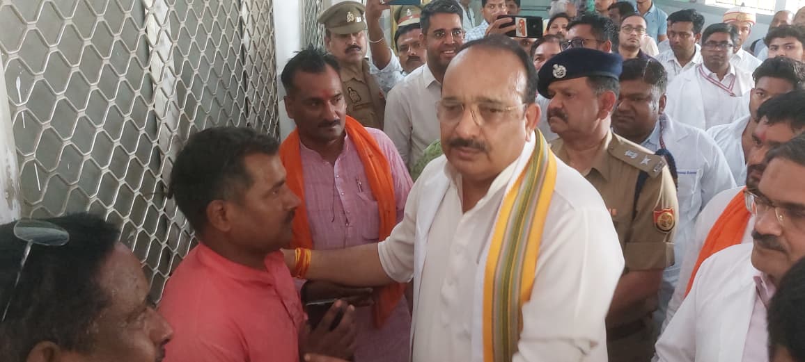 प्रभारी मंत्री ने महर्षि बालार्क चिकित्सालय का किया निरीक्षण