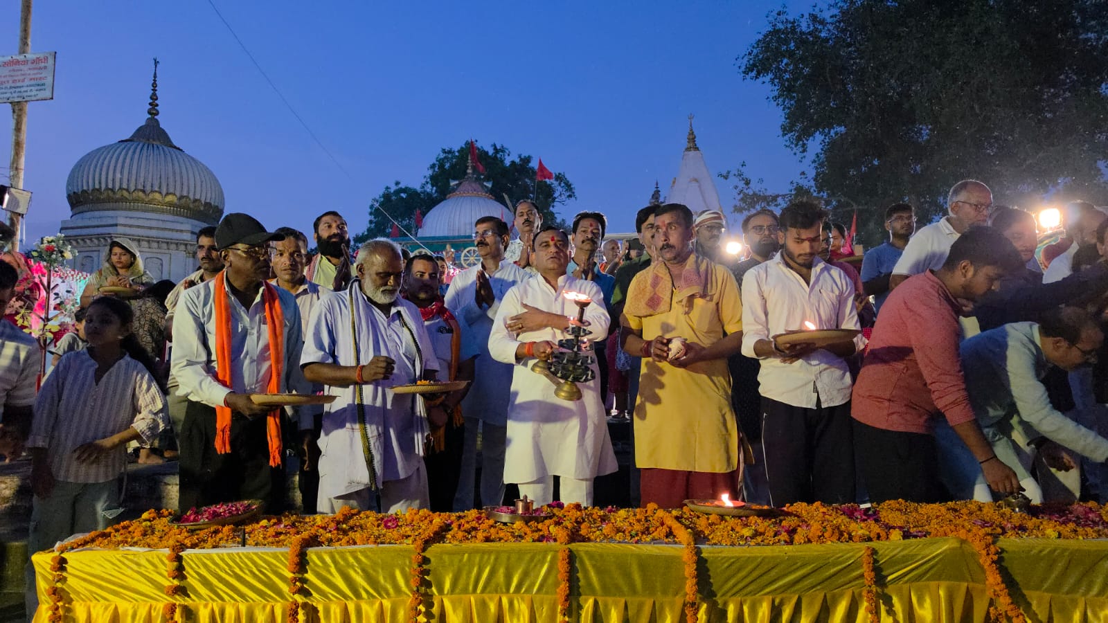हजारों श्रद्धालुओं की मौजूदगी में संपन्न हुआ धार्मिक एवं सांस्कृतिक महोत्सव