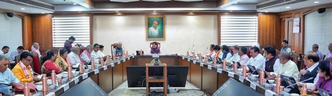 पंचायत सचिवों पर सरकार का बड़ा फैसला: अब गृहग्राम और 