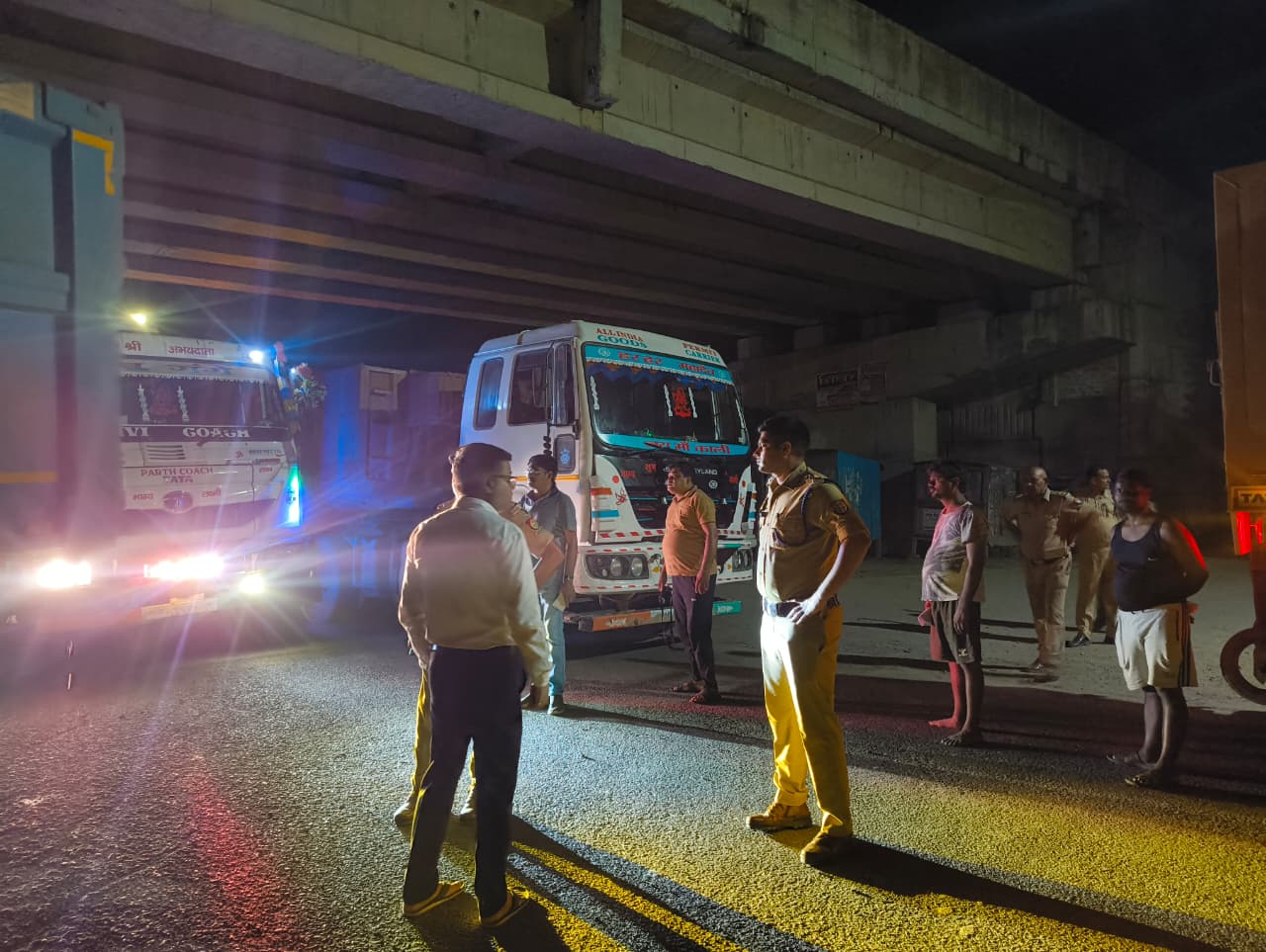 रायबरेली जिलाधिकारी के निर्देश पर अवैध परिवहन एवं ओवरलोडिंग के खिलाफ हुई बड़ी कार्यवाही
