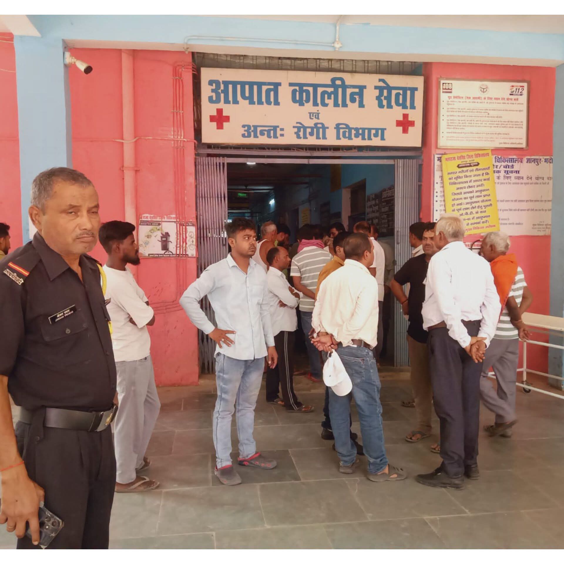 सड़क किनारे खड़े युवक को बालू लदे ट्रैक्टर ने रौंदा, मौत