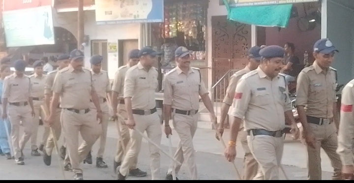 आगामी मुहर्रम पर्व को लेकर पुलिस का फ्लैग मार्च, शांति एवं सौहार्द बनाए रखने की अपील