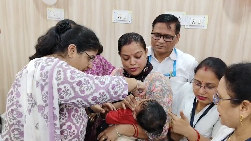 रायबरेली जिलाधिकारी सरनीत कौर ब्रोका ने फीता काटकर जिले में पल्स पोलियों प्रतिरक्षण अभियान 2026 किया शुभारंभ 