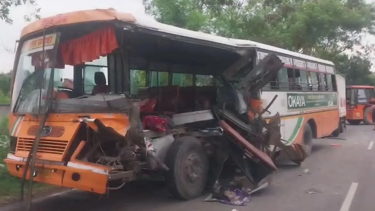 ट्रैक्टर ट्राली और बस के बीच जोरदार टक्कर, एक की मौत, 11 घायल; 