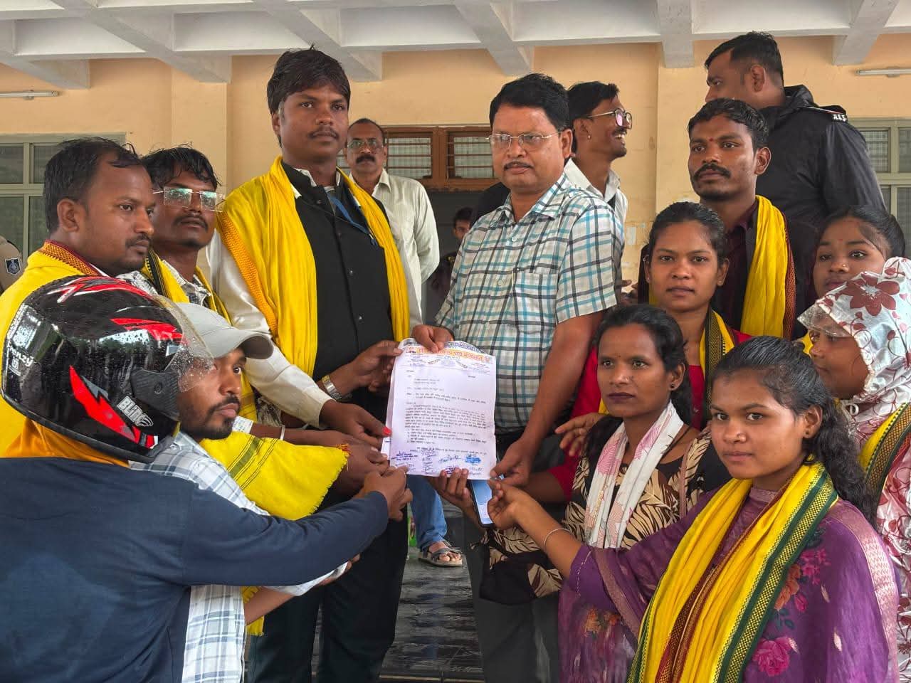 नीट पेपर लीक पर फूटा गोंडवाना गणतंत्र पार्टी का गुस्सा, शिक्षा मंत्री के इस्तीफे की मांग के साथ कलेक्टर को सौंपा ज्ञापन
