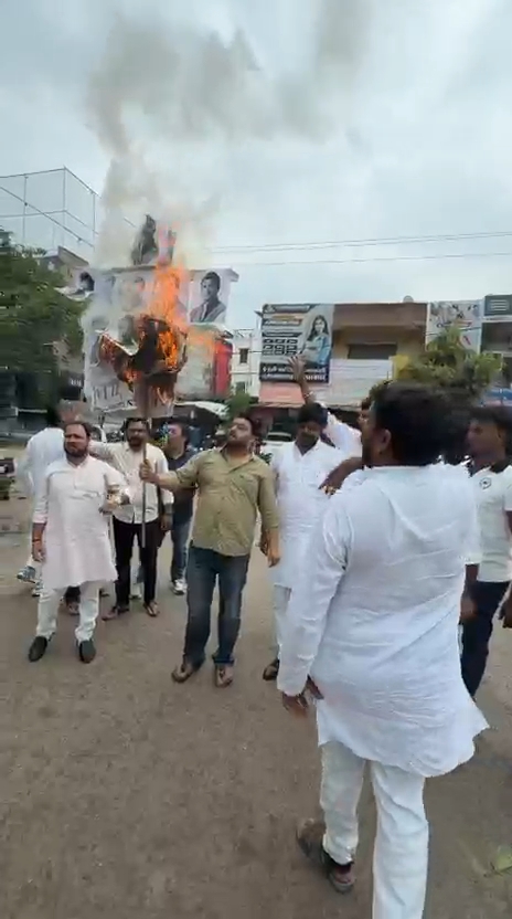 रायबरेली में राहुल - प्रियंका का पुतला दहन भाजपा का जोरदार प्रदर्शन