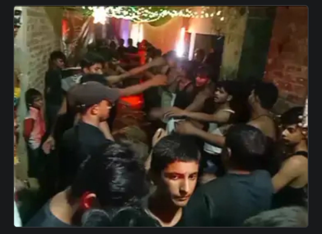 श्रावस्ती में निकला 28वां 'यादगारे इमामे हुसैन' जुलूस:जंजीर का मातम कर इमाम हुसैन और 72 शहीदों को दी श्रद्धांजलि..
.